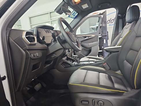 Used 2024 Chevrolet TrailBlazer ACTIV w/ Driver Confidence Package AWD/4WD image 18