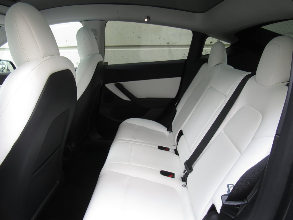 Used 2022 Tesla Model Y Performance AWD/4WD image 15