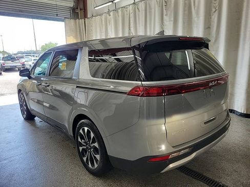 Used 2023 Kia Carnival EX FWD image 15