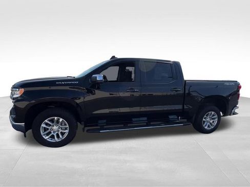 Certified 2022 Chevrolet Silverado 1500 LT AWD/4WD image 3