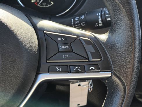 Used 2018 Nissan Rogue Sport S image 18