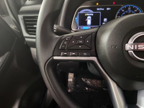 Used 2025 Nissan Leaf S FWD image 25