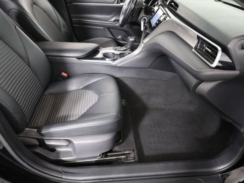Used 2018 Toyota Camry SE FWD image 26