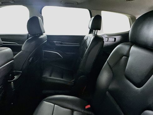Used 2025 Kia Telluride S FWD image 29