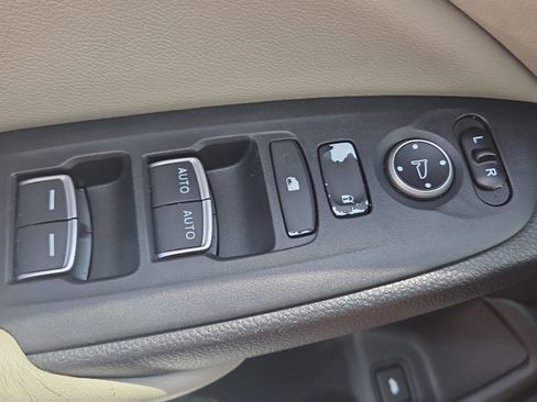 Used 2018 Honda Accord Touring image 34