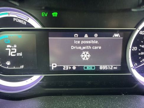 Used 2022 Kia Niro LXS image 6