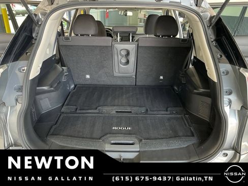 Used 2016 Nissan Rogue S w/ Appearance Package FWD image 16
