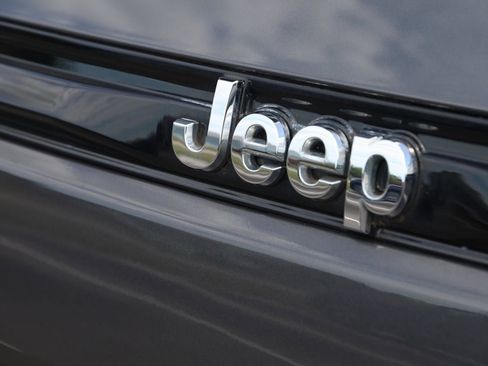 Used 2022 Jeep Grand Cherokee Limited image 62