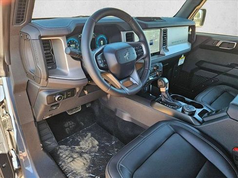 New 2025 Ford Bronco Outer Banks image 3