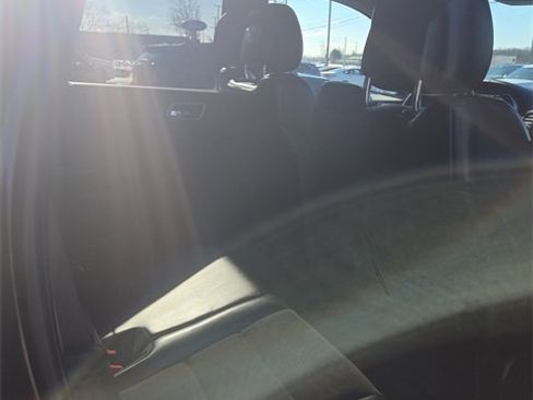 Used 2019 Jeep Grand Cherokee Altitude image 22