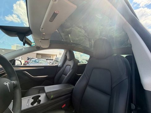 Used 2023 Tesla Model Y Long Range AWD/4WD image 17