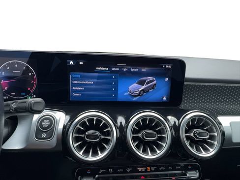 Used 2025 Mercedes-Benz GLB 250 4MATIC image 48
