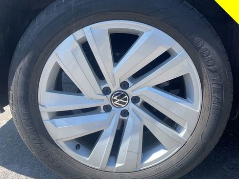 Certified 2022 Volkswagen Atlas Cross Sport SE AWD/4WD image 13