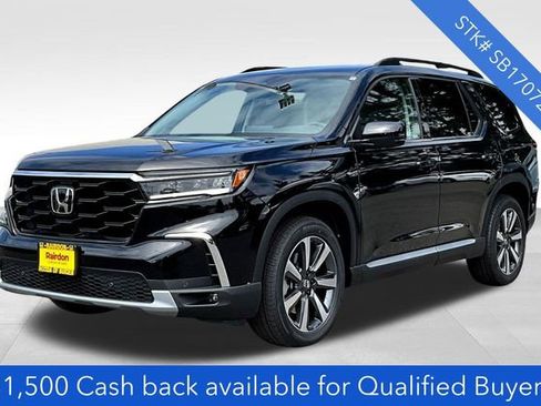 New 2025 Honda Pilot Touring image 2