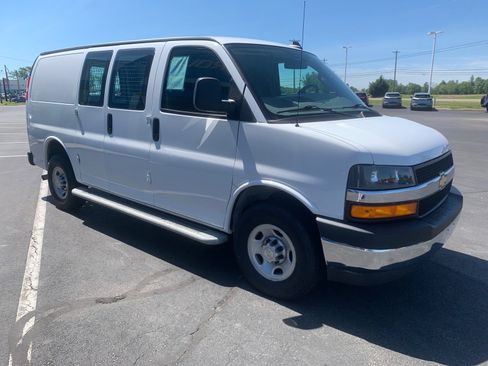 Used 2022 Chevrolet Express 2500 w/ Driver Convenience Package RWD image 3