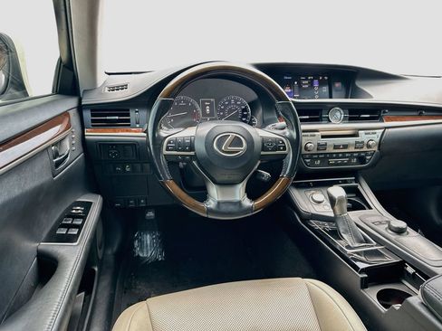 Used 2016 Lexus ES 350 w/ Premium Package w/Wood Trim FWD image 22