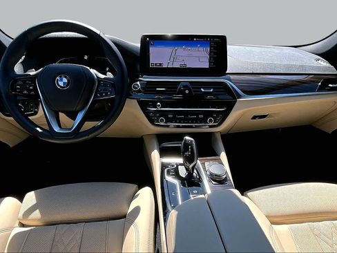 Certified 2023 BMW 530i w/ Premium Package RWD image 16