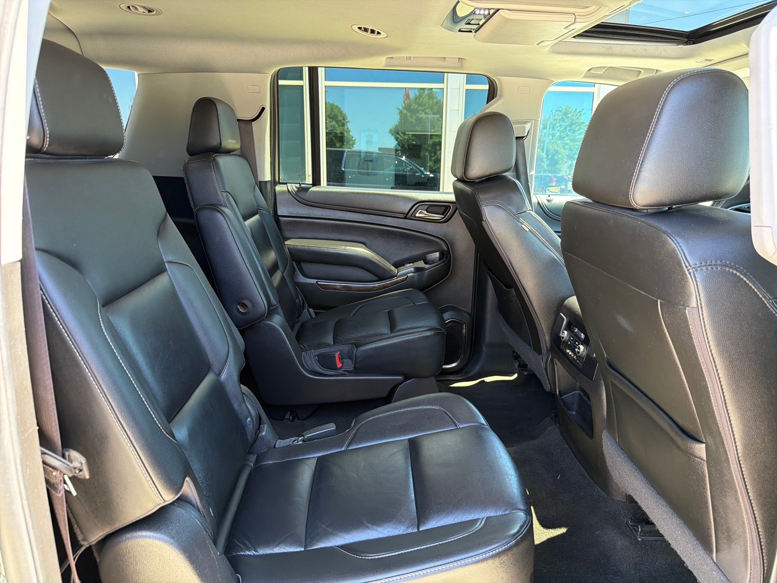Used 2016 Chevrolet Suburban LT AWD/4WD image 31