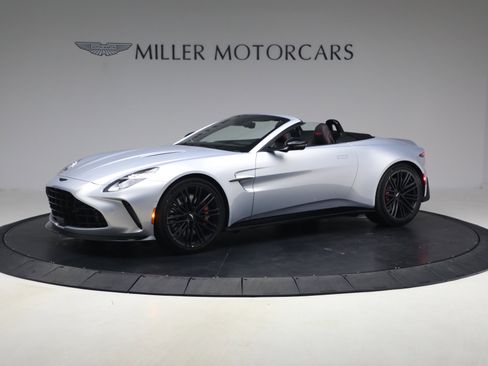 New 2026 Aston Martin V8 Vantage Roadster RWD image 2
