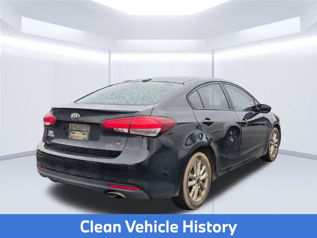 Used 2017 Kia Forte S FWD image 4