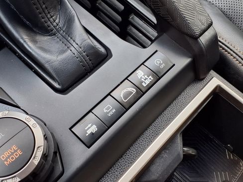 Used 2024 Toyota Tacoma Limited w/ Limited Package (LT) AWD/4WD image 22