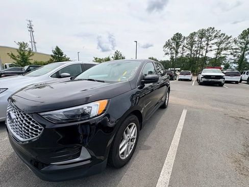 Used 2024 Ford Edge SEL AWD/4WD image 2