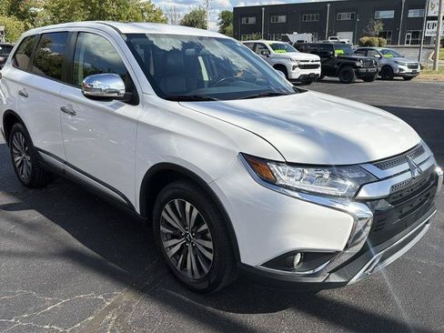 Used 2019 Mitsubishi Outlander SEL AWD/4WD image 3