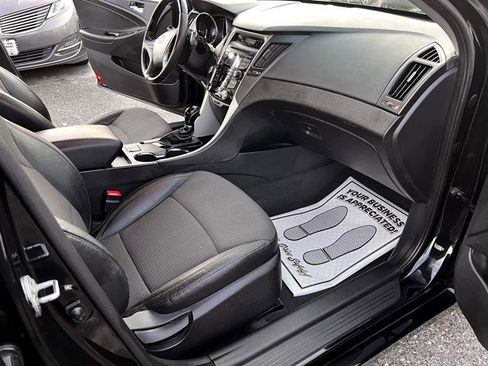 Used 2013 Hyundai Sonata SE image 12
