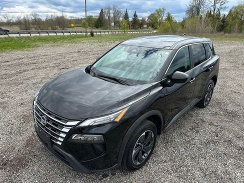 Used 2024 Nissan Rogue SV AWD/4WD image 10