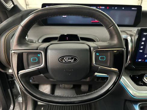 Used 2025 Ford Expedition Tremor AWD/4WD image 13