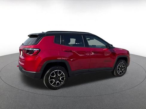 Used 2025 Jeep Compass Trailhawk AWD/4WD image 15