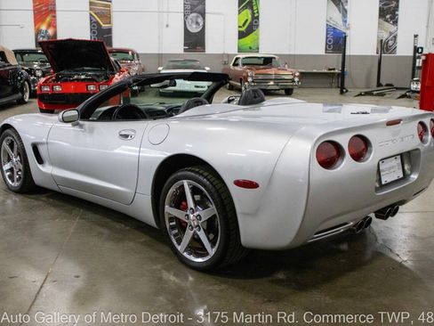 Used 2002 Chevrolet Corvette Convertible w/ Preferred Equipment Group2 RWD image 5