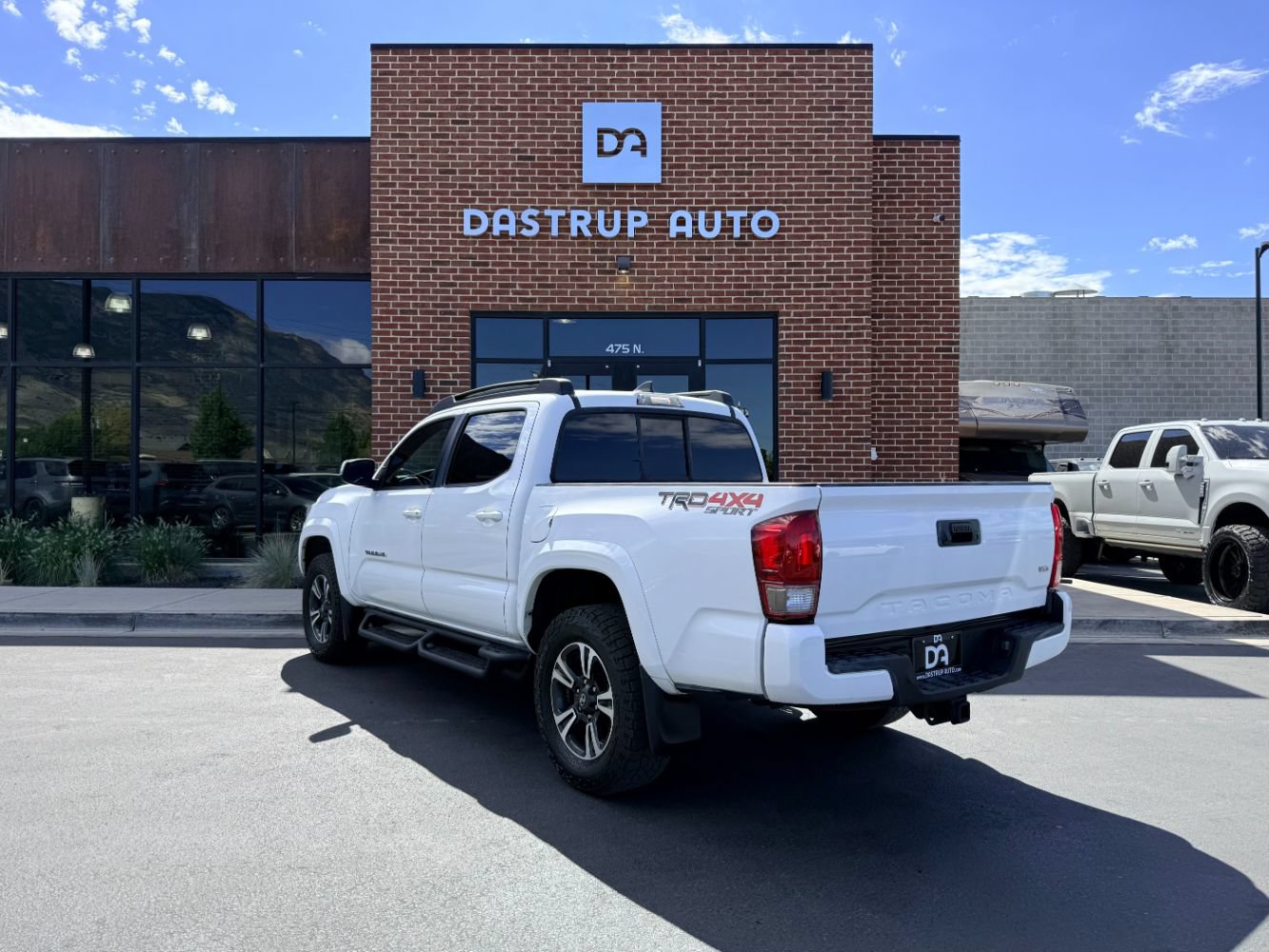 Used 2016 Toyota Tacoma TRD Sport w/ Towing Package AWD/4WD image 6