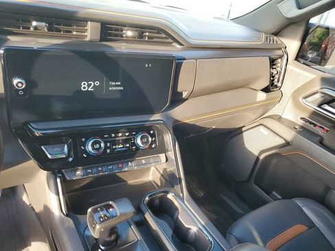 Used 2025 GMC Sierra 1500 AT4 w/ AT4 Premium Package AWD/4WD image 27