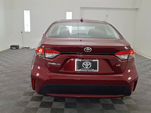 Used 2022 Toyota Corolla LE image 3
