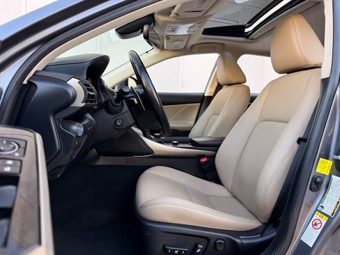 Used 2018 Lexus IS 300 AWD w/ Comfort Package image 15