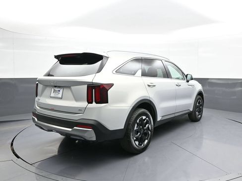 New 2026 Kia Sorento S FWD image 6