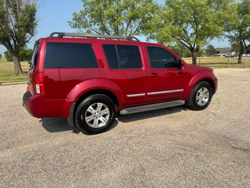 Used 2011 Nissan Pathfinder Silver AWD/4WD image 9