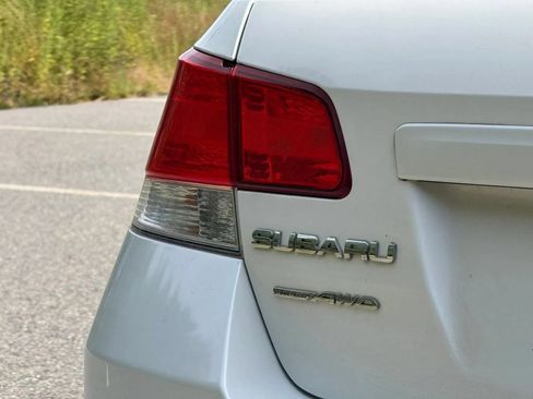 Used 2013 Subaru Legacy 2.5i AWD/4WD image 10