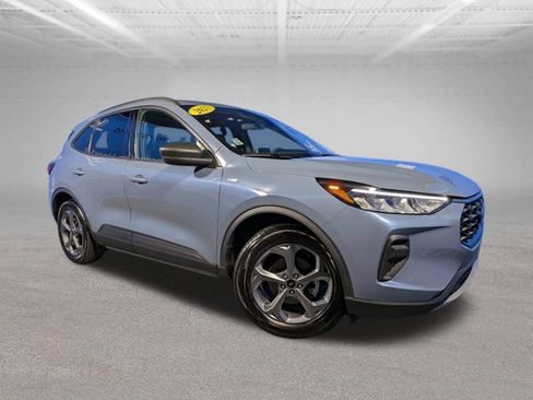 Used 2025 Ford Escape ST-Line FWD image 3