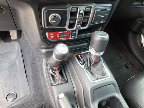 Used 2022 Jeep Gladiator Rubicon AWD/4WD image 14