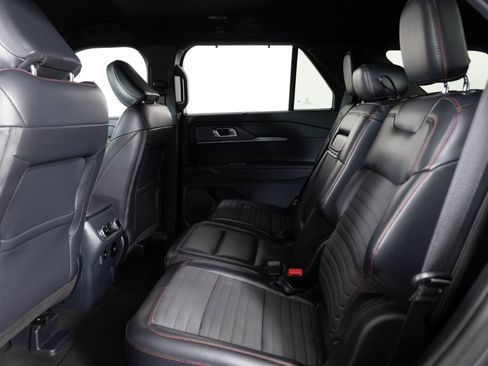 Used 2025 Ford Explorer ST-Line w/ Premium Package RWD image 18