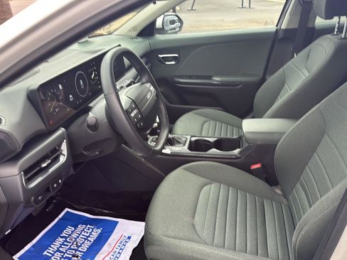 Used 2025 Kia K4 EX image 4