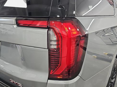 Used 2026 GMC Yukon XL Denali w/ Sun & Power Step Package AWD/4WD image 35