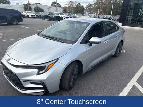 Used 2024 Toyota Corolla SE image 3
