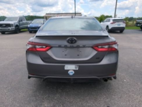 Used 2024 Toyota Camry SE w/ Cold Weather Package FWD image 10