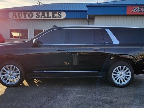 Used 2023 Cadillac Escalade ESV Premium Luxury image 16