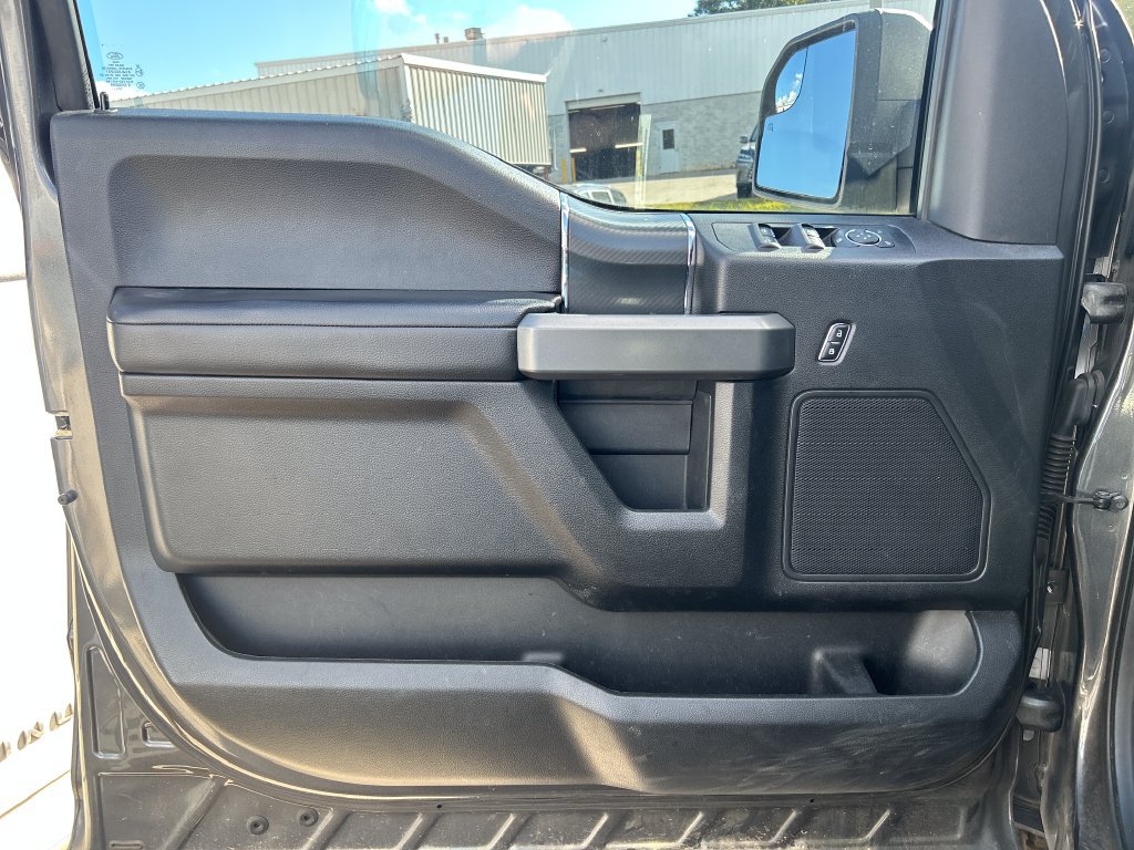 Used 2018 Ford F150 XLT w/ Equipment Group 302A Luxury AWD/4WD image 9