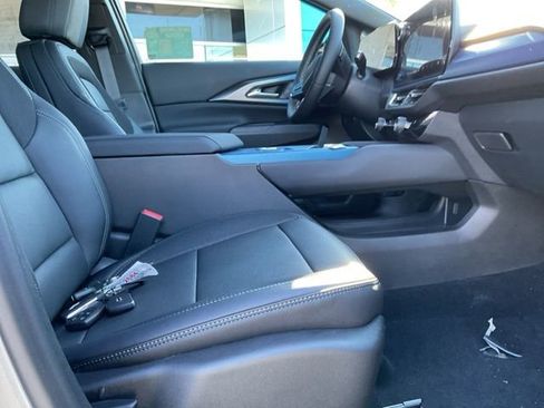 New 2026 Chevrolet Equinox EV LT image 16