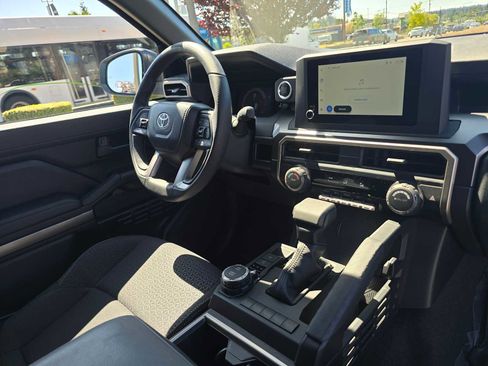 Certified 2025 Toyota 4Runner SR5 AWD/4WD image 10
